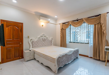 3 Bedroom Villa For Rent - Borey Chamkarmorn, Tonle Bassac, Phnom Penh thumbnail