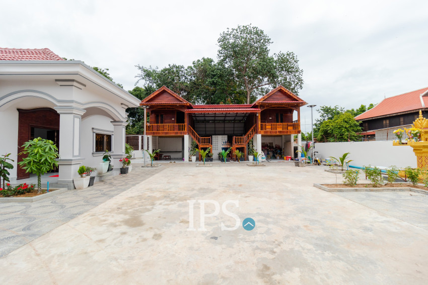 6 Bedroom Villa  Wooden House For Rent - Slor Kram, Siem Reap