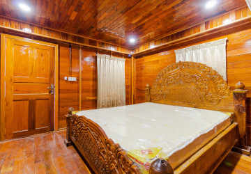 6 Bedroom Villa  Wooden House For Rent - Slor Kram, Siem Reap thumbnail