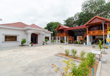 6 Bedroom Villa  Wooden House For Rent - Slor Kram, Siem Reap thumbnail