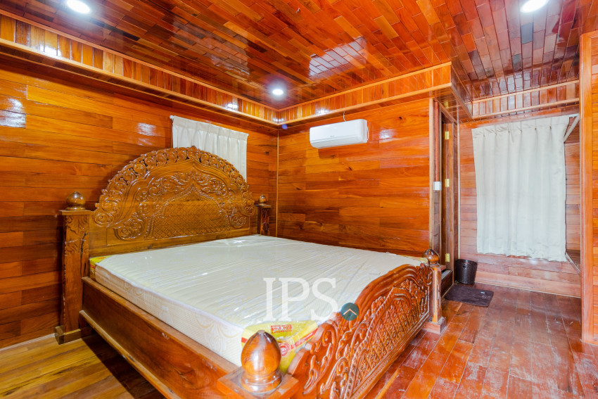 6 Bedroom Villa  Wooden House For Rent - Slor Kram, Siem Reap