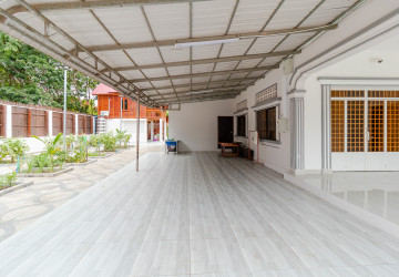 6 Bedroom Villa  Wooden House For Rent - Slor Kram, Siem Reap thumbnail