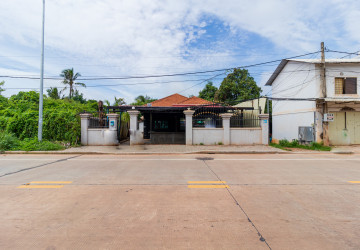 3 Bedroom House For Rent - Sala Kamreuk, Siem Reap thumbnail