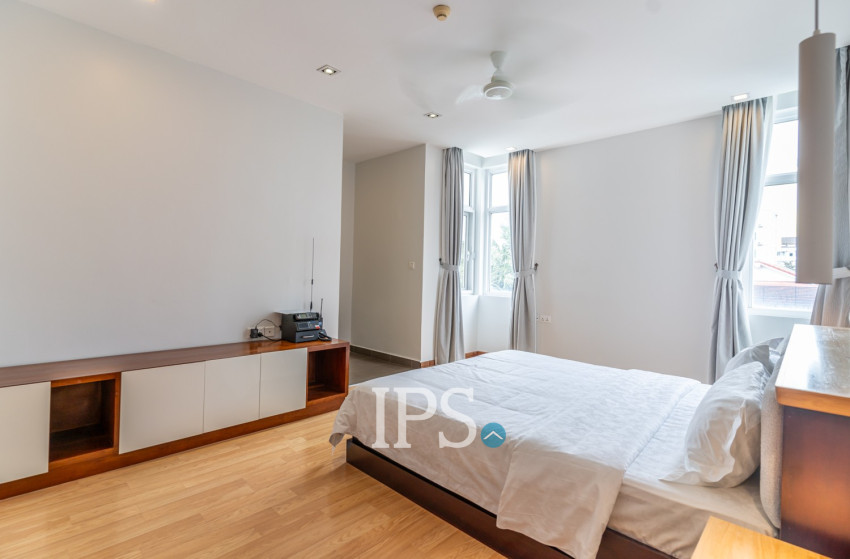 4 Bedroom Serviced Penthouse For Rent - Tonle Bassac, Phnom Penh