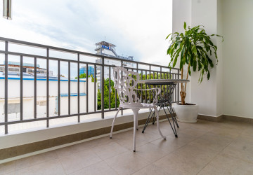 4 Bedroom Serviced Penthouse For Rent - Tonle Bassac, Phnom Penh thumbnail