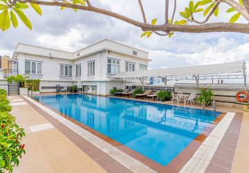 4 Bedroom Serviced Apartment For Rent - Tonle Bassac, Phnom Penh thumbnail