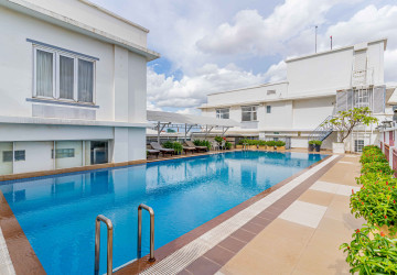 4 Bedroom Serviced Apartment For Rent - Tonle Bassac, Phnom Penh thumbnail