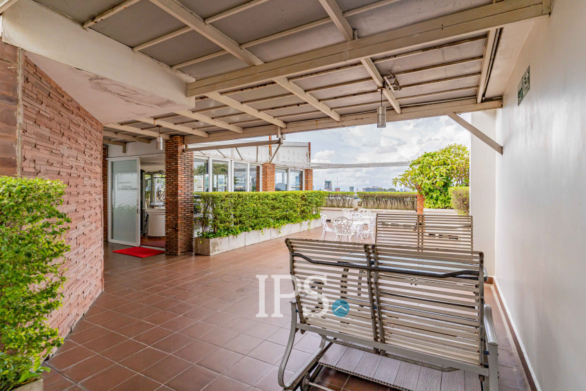 4 Bedroom Serviced Apartment For Rent - Tonle Bassac, Phnom Penh