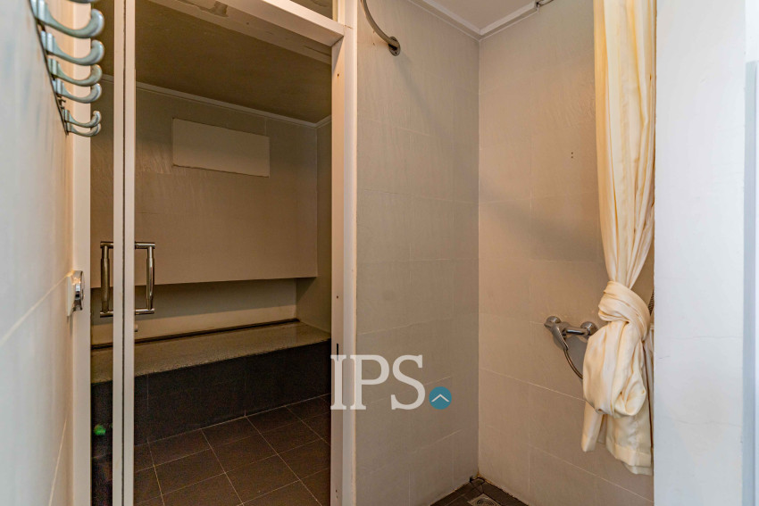 4 Bedroom Serviced Apartment For Rent - Tonle Bassac, Phnom Penh