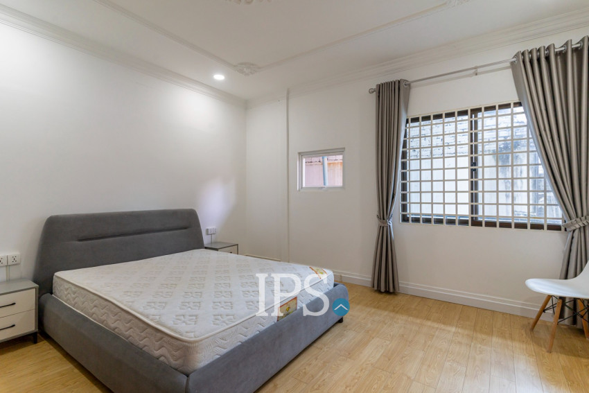 4 Bedroom Serviced Apartment For Rent - Beoung Raing, Phnom Penh