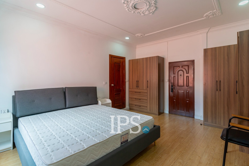 4 Bedroom Serviced Apartment For Rent - Beoung Raing, Phnom Penh