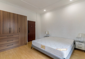 4 Bedroom Serviced Apartment For Rent - Beoung Raing, Phnom Penh thumbnail