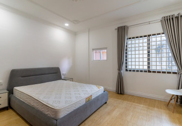 4 Bedroom Serviced Apartment For Rent - Beoung Raing, Phnom Penh thumbnail