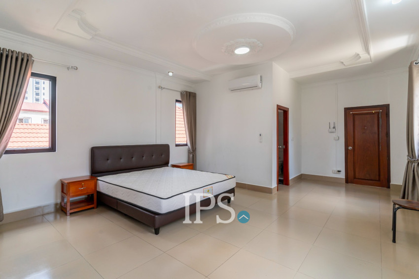 4 Bedroom Serviced Apartment For Rent - Beoung Raing, Phnom Penh