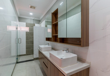 4 Bedroom Serviced Apartment For Rent - Beoung Raing, Phnom Penh thumbnail