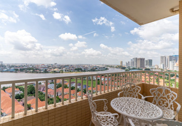 4 Bedroom Condo For Rent - Rose Condo, Tonle Bassac, Phnom Penh thumbnail