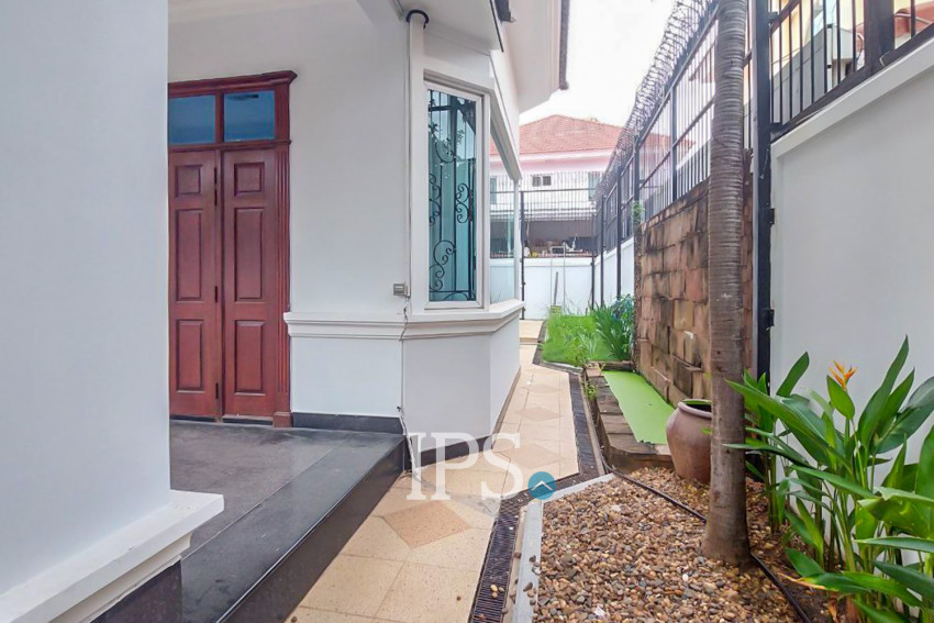 4 Bedroom Villa For Rent - Bassac Garden City, Tonle Bassac, Phnom Penh