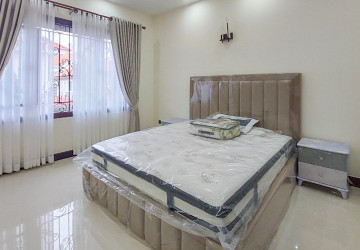 4 Bedroom Villa For Rent - Bassac Garden City, Tonle Bassac, Phnom Penh thumbnail