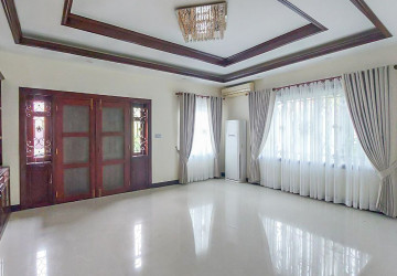 4 Bedroom Villa For Rent - Bassac Garden City, Tonle Bassac, Phnom Penh thumbnail