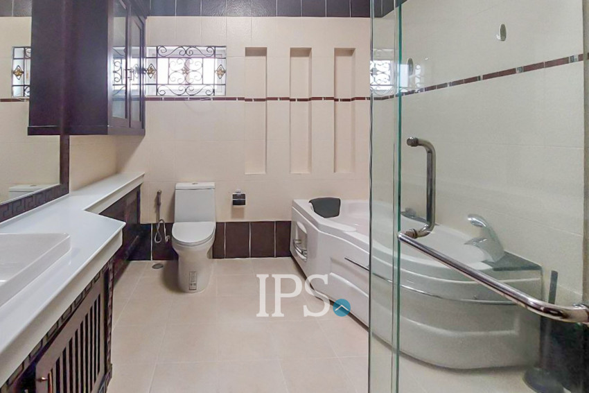 4 Bedroom Villa For Rent - Bassac Garden City, Tonle Bassac, Phnom Penh