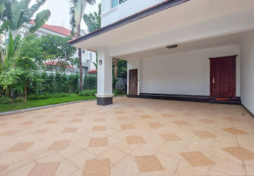 4 Bedroom Villa For Rent - Bassac Garden City, Tonle Bassac, Phnom Penh thumbnail