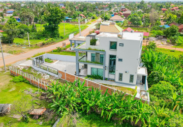 4 Bedroom Villa For Rent - Chreav, Siem Reap thumbnail