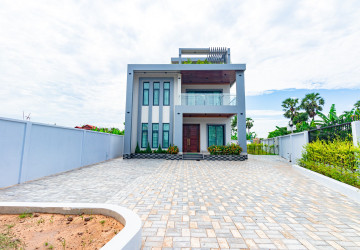 4 Bedroom Villa For Sale - Chreav, Siem Reap thumbnail