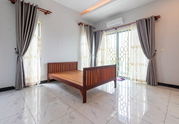 5 Bedroom Villa For Sale - Borey Tourism, Kandaek, Prasat Bakong, Siem Reap thumbnail