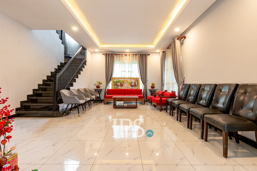 5 Bedroom Villa For Sale - Borey Tourism, Kandaek, Prasat Bakong, Siem Reap - Image 2