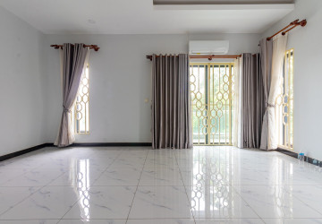 5 Bedroom Villa For Sale - Borey Tourism, Kandaek, Prasat Bakong, Siem Reap thumbnail