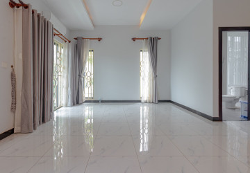 5 Bedroom Villa For Sale - Borey Tourism, Kandaek, Prasat Bakong, Siem Reap thumbnail