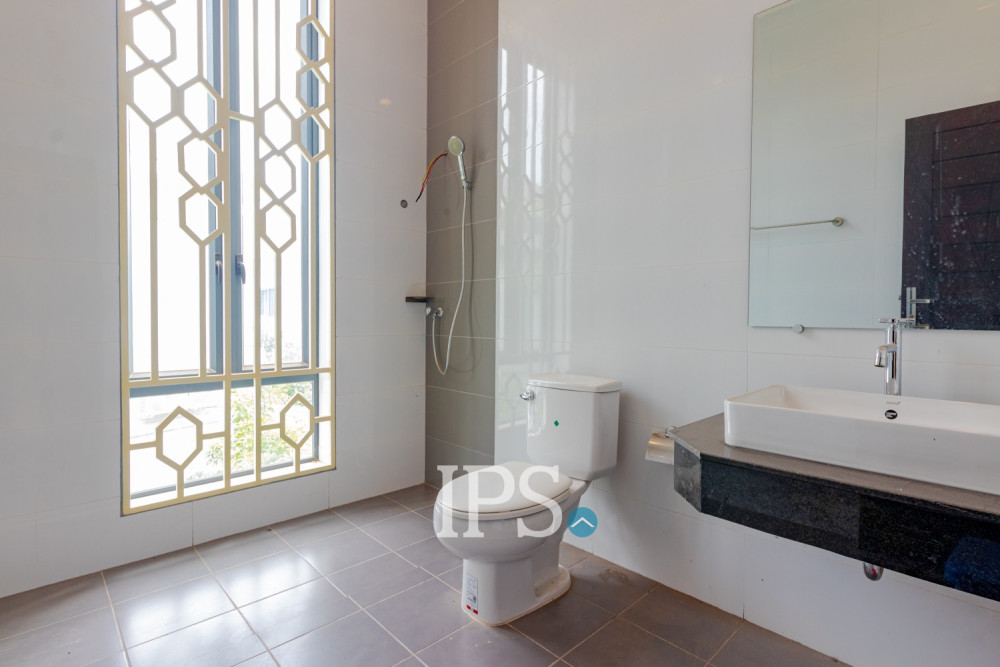 5 Bedroom Villa For Sale - Borey Tourism, Kandaek, Prasat Bakong, Siem Reap - Image 18