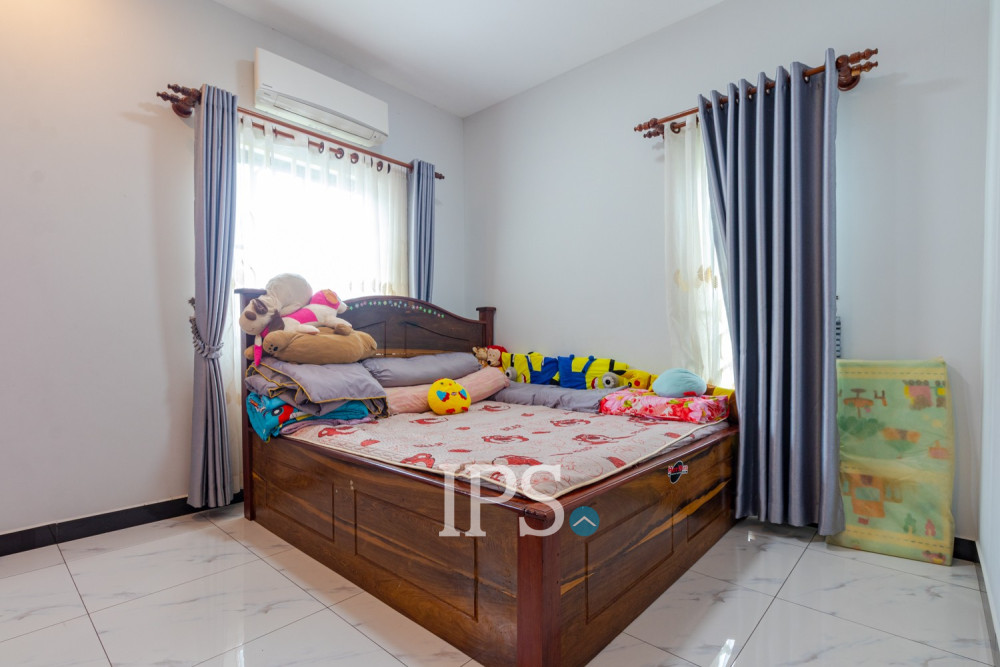 5 Bedroom Villa For Sale - Borey Tourism, Kandaek, Prasat Bakong, Siem Reap - Image 17