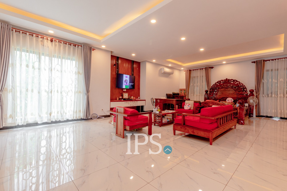 5 Bedroom Villa For Sale - Borey Tourism, Kandaek, Prasat Bakong, Siem Reap - Image 6