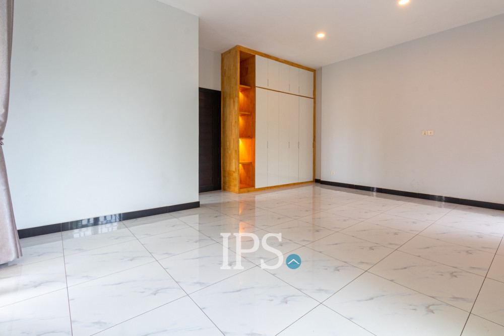 5 Bedroom Villa For Sale - Borey Tourism, Kandaek, Prasat Bakong, Siem Reap - Image 13