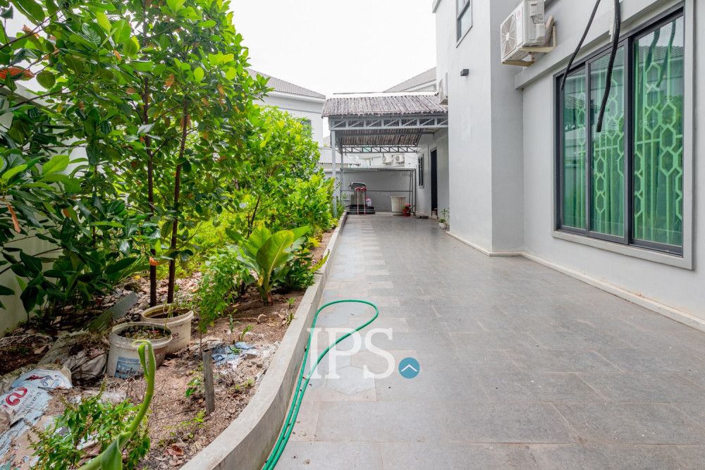 5 Bedroom Villa For Sale - Borey Tourism, Kandaek, Prasat Bakong, Siem Reap - Image 23