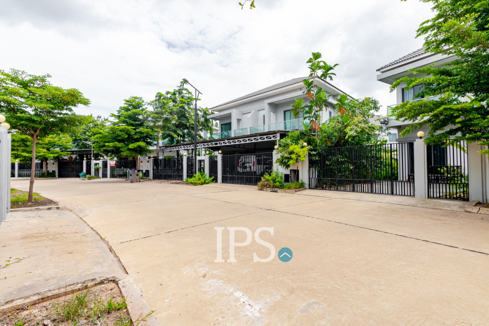 5 Bedroom Villa For Sale - Borey Tourism, Kandaek, Prasat Bakong, Siem Reap - Image 27