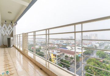 3 Bedroom Condo For Rent - Beoung Kak 1, Phnom Penh thumbnail