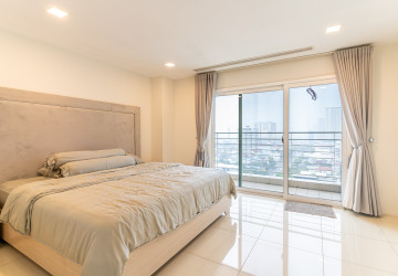 3 Bedroom Condo For Rent - Beoung Kak 1, Phnom Penh thumbnail