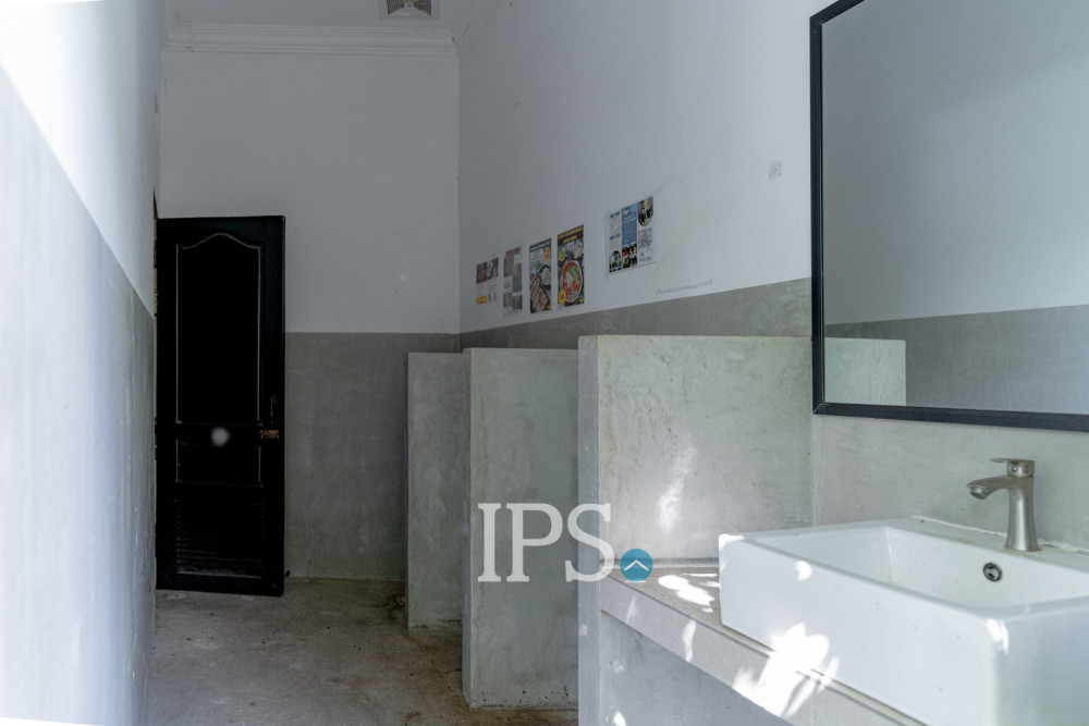 80 Sqm Restaurant For Rent - Svay Dangkum, Siem Reap - Image 12