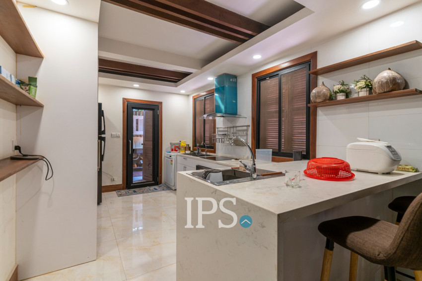 2 Bedroom Villa For Sale - Nirouth, Phnom Penh