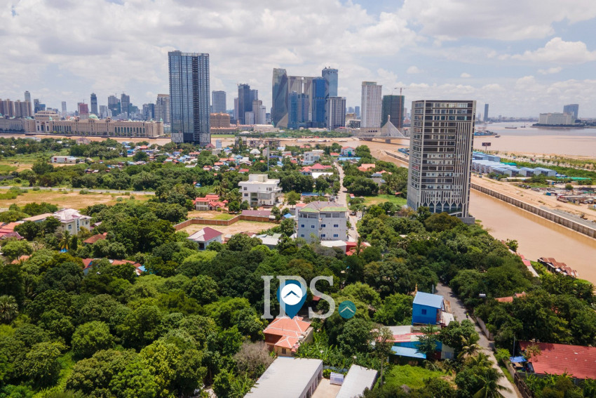 2 Bedroom Villa For Sale - Nirouth, Phnom Penh