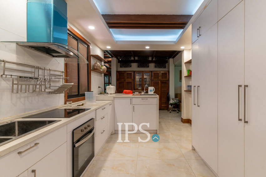 2 Bedroom Villa For Sale - Nirouth, Phnom Penh