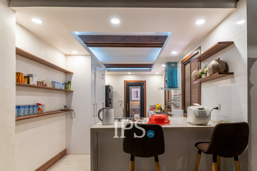 2 Bedroom Villa For Sale - Nirouth, Phnom Penh