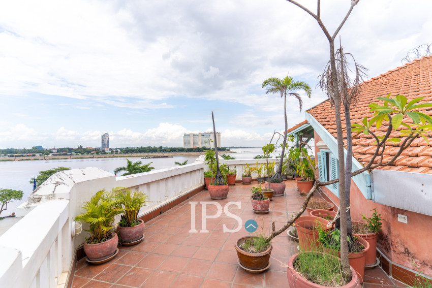 Renovated 2 Bedroom Colonial Apartment For Rent - Phsar Kandal 1, Phnom Penh