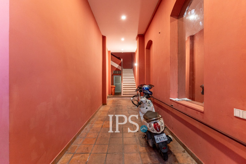 Renovated 2 Bedroom Colonial Apartment For Rent - Phsar Kandal 1, Phnom Penh