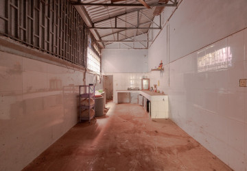 800 Sqm Warehouse For Rent - Kouk Chak, Siem Reap thumbnail