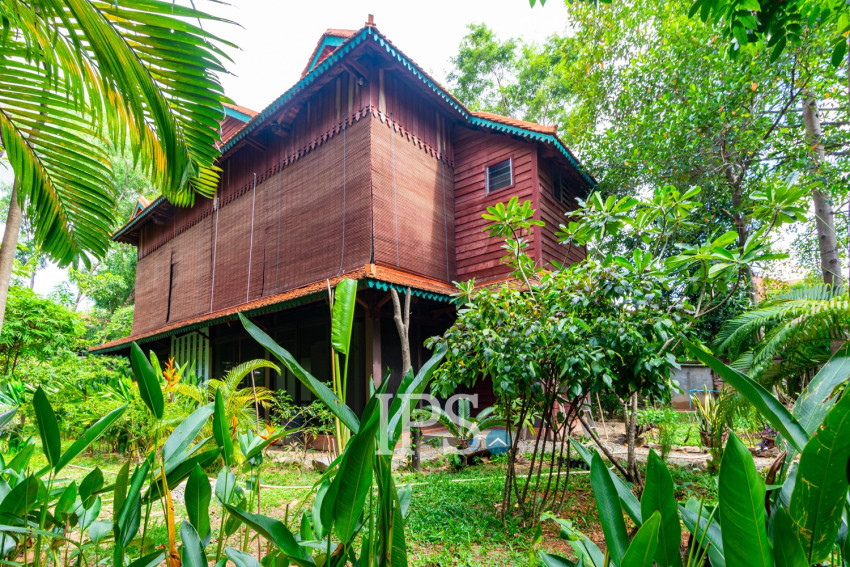 3 Bedroom  Compound Wooden House For Rent - Sala Kamreuk, Siem Reap