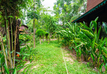 3 Bedroom  Compound Wooden House For Rent - Sala Kamreuk, Siem Reap thumbnail