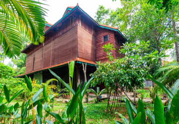 3 Bedroom  Compound Wooden House For Rent - Sala Kamreuk, Siem Reap thumbnail